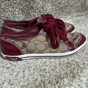 Coach Shoes Womens 7 B Brodi Signature Sneakers Burgundy Patent Leather A1002